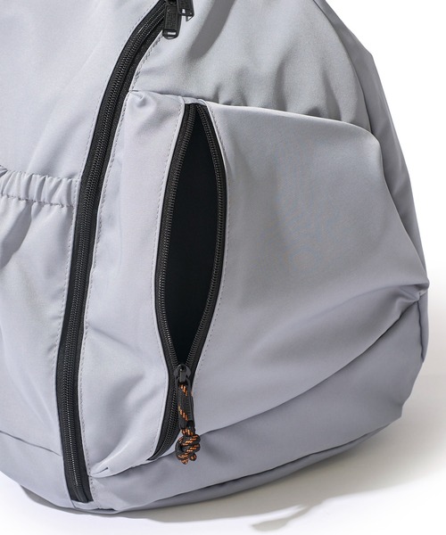 UNIVERSAL OVERALL(ユニバーサルオーバーオール)の「【UNIVERSAL OVERALL】ONIGIRI ONE SHOULDER / オニギリ型 ワンショルダーバッグ(ショルダーバッグ・レディース・ネイビー/ブルー/グレイッシュベージュ/ブラック/カーキ・FREE)」の15枚目の写真