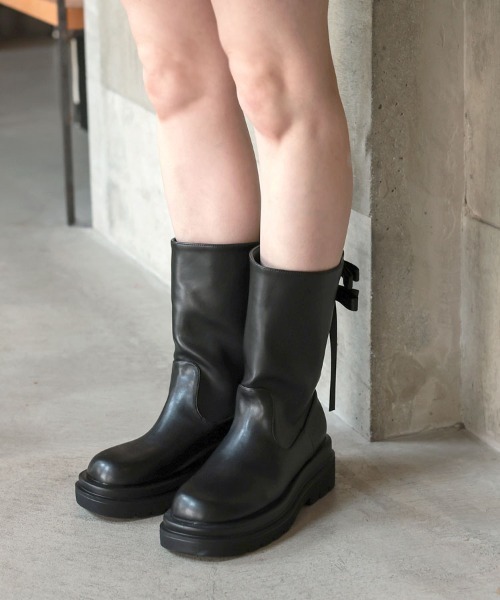 DONOBAN(ドノバン)の「バックリボンミドルブーツ(ブーツ・レディース・ブラック・24.5cm/23.5cm/22.5cm)」の4枚目の写真