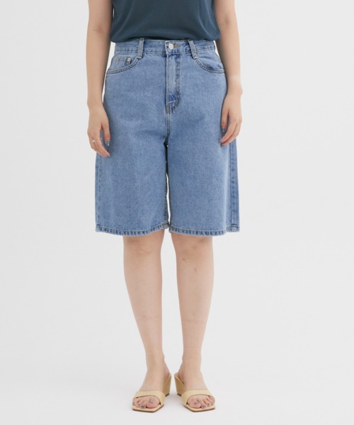 FUULLY STUDIO（フーリィーステューディオ）の「デニムハーフパンツ（デニムパンツ・レディース・ホワイト/ブラック/ブルー・SMALL/MEDIUM）」の4枚目の写真