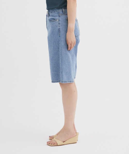 FUULLY STUDIO（フーリィーステューディオ）の「デニムハーフパンツ（デニムパンツ・レディース・ホワイト/ブラック/ブルー・SMALL/MEDIUM）」の5枚目の写真