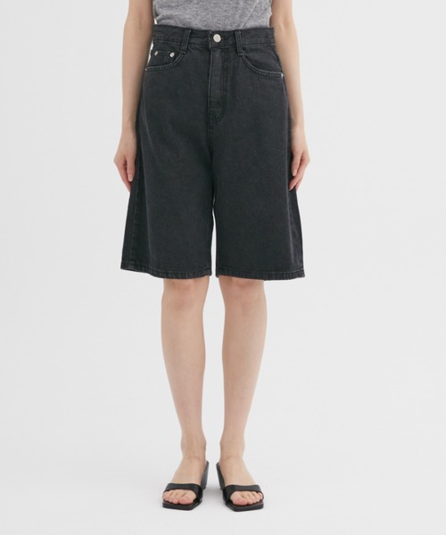 FUULLY STUDIO（フーリィーステューディオ）の「デニムハーフパンツ（デニムパンツ・レディース・ホワイト/ブラック/ブルー・SMALL/MEDIUM）」の7枚目の写真