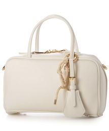 cache cache（カシュ カシュ）の「カシュカシュ cachecache / チャーム付横長ボストン（ボストンバッグ）」