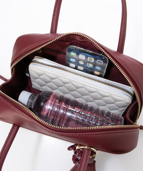 cache cache(カシュ カシュ)の「カシュカシュ cachecache / チャーム付横長ボストン(ボストンバッグ・レディース・キャメル/ベージュ系その他/ワインレッド/レオパード/シルバー/ブラック/イエロー/サックスブルー/アイボリー・FREE)」の14枚目の写真