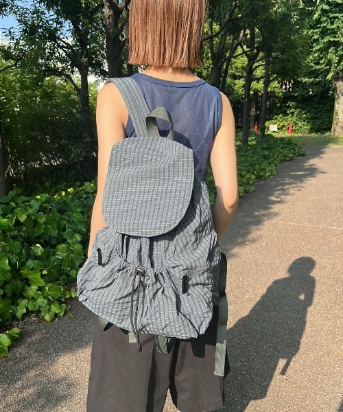 MERLOT(メルロー)の「グリッドチェックバッグパック(バックパック/リュック・レディース・チャコールグレー/ブラック・FREE)」の20枚目の写真
