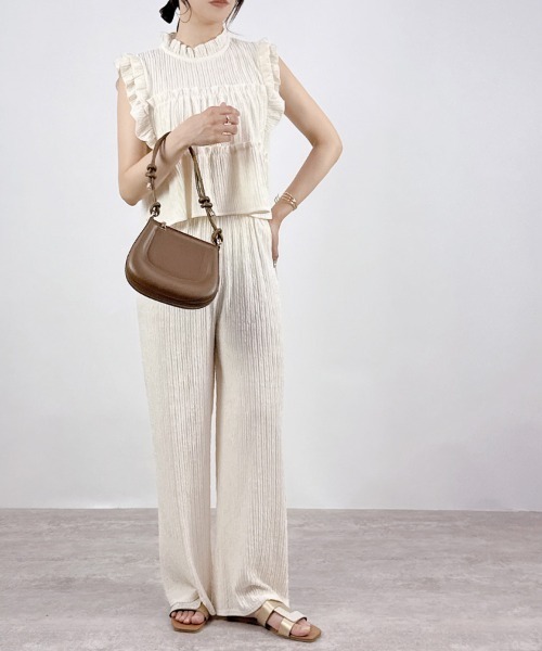 CLOTHY(クロシィ)の「【楽して洒落る、大人のセットアップ】ジャガードセットアップ(ノースリ)(セットアップ・レディース・ブラック/アイボリー/イエロー/ベージュ・MEDIUM)」の2枚目の写真