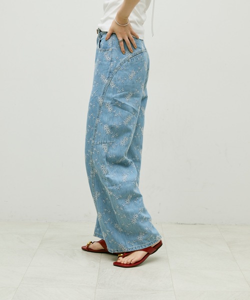Lutim by u（ルチバイユー）の「Flower denim barrel pants
