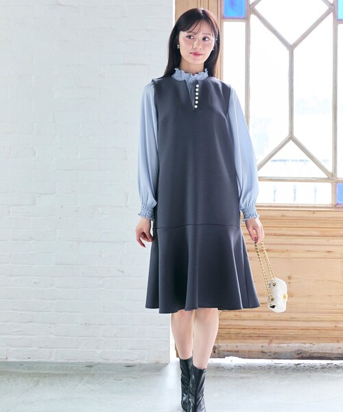 Feroux(フェルゥ)の「パール付きダンボール ジャンパースカート(ドレス・レディース・スカイブルー系/グレー系/アイボリー系・MEDIUM/SMALL)」の4枚目の写真