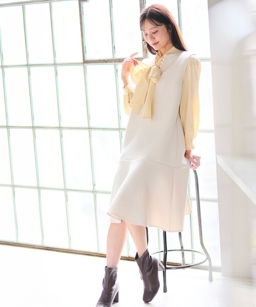 Feroux(フェルゥ)の「パール付きダンボール ジャンパースカート(ドレス・レディース・スカイブルー系/グレー系/アイボリー系・MEDIUM/SMALL)」の8枚目の写真