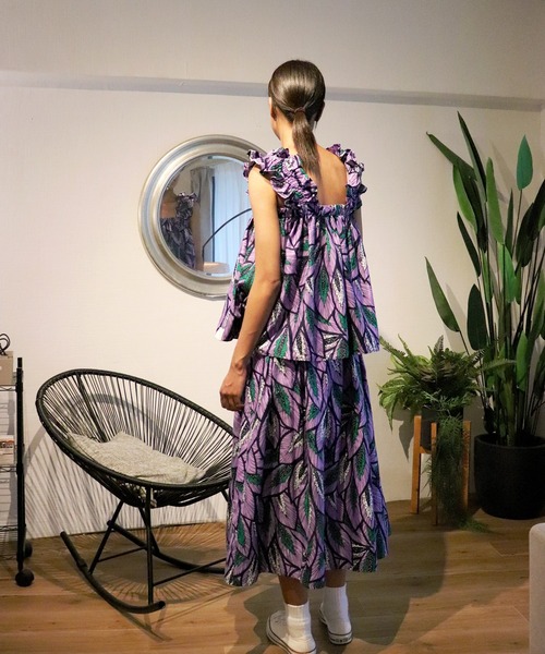 moyan ecri(モヤン エクリ)の「<moyan ecri>アフリカンファブリック使用フリルキャミSHOULDER FRILL CAMI BUSTIER(キャミソール・レディース・ブラック/ブルー/プラム/オレンジ・FREE)」の10枚目の写真