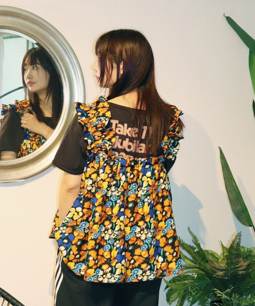 moyan ecri(モヤン エクリ)の「<moyan ecri>アフリカンファブリック使用フリルキャミSHOULDER FRILL CAMI BUSTIER(キャミソール・レディース・ブラック/ブルー/プラム/オレンジ・FREE)」の17枚目の写真