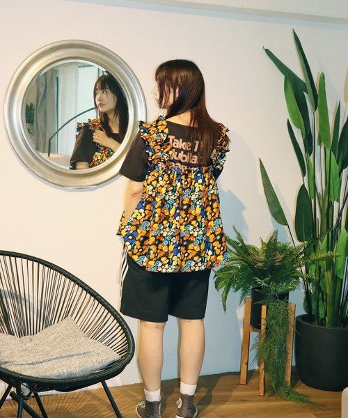 moyan ecri(モヤン エクリ)の「<moyan ecri>アフリカンファブリック使用フリルキャミSHOULDER FRILL CAMI BUSTIER(キャミソール・レディース・ブラック/ブルー/プラム/オレンジ・FREE)」の19枚目の写真