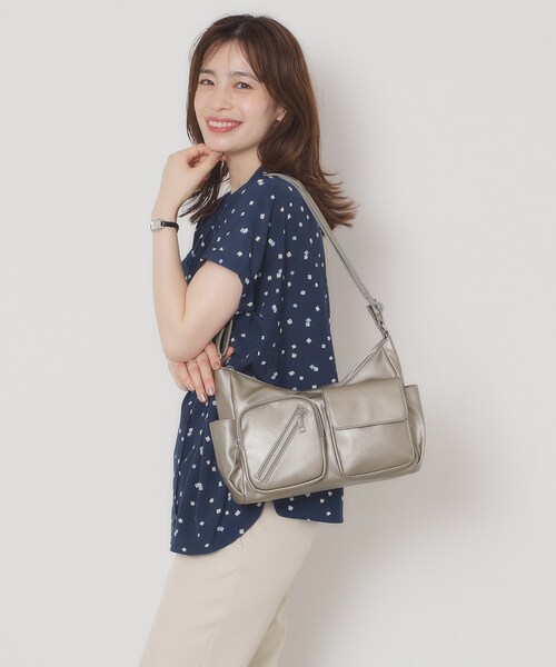 ITS'DEMO（イッツデモ）の「【8ポケット】アウトポケットショルダー（ショルダーバッグ・レディース・ブロンズ/ブラック/ナチュラル・00）」の11枚目の写真