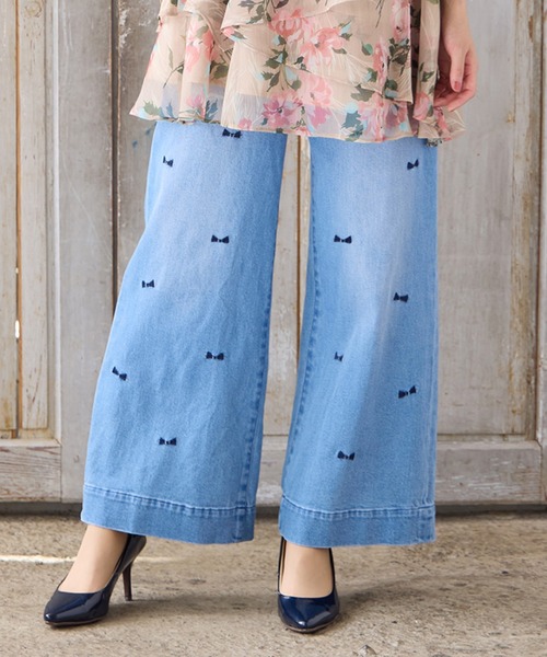 Rose Tiara(ローズティアラ)の「【人気デザイン】【手洗いOK】リボン刺繍ワイドデニム(デニムパンツ・レディース・ネイビー/ピンク・38/40/42/46)」の1枚目の写真