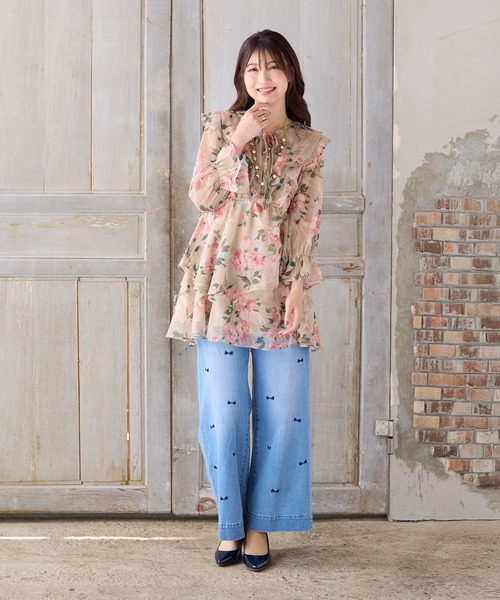 Rose Tiara(ローズティアラ)の「【人気デザイン】【手洗いOK】リボン刺繍ワイドデニム(デニムパンツ・レディース・ネイビー/ピンク・38/40/42/46)」の4枚目の写真