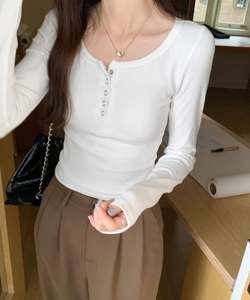 yuue' ( wear )(ユーイ)の「ヘンリーネックリブロングTシャツ(Tシャツ/カットソー・レディース・ホワイト/ライトグレー/ブラック・FREE)」の5枚目の写真