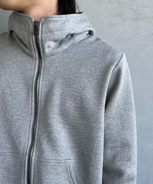 TATRAS（タトラス）の「[TATRAS/タトラス] FELDA ワンポイントロゴ フードジップパーカー（スウェット・レディース・グレー/ブラック・3/2）」の17枚目の写真