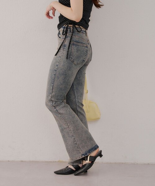 continuer de NICE CLAUP(コンティニューデナイスクラップ)の「【サイズ展開有】デニムフレアパンツ(デニムパンツ・レディース・その他/ケミカルウォッシュ・MEDIUM/SMALL)」の13枚目の写真