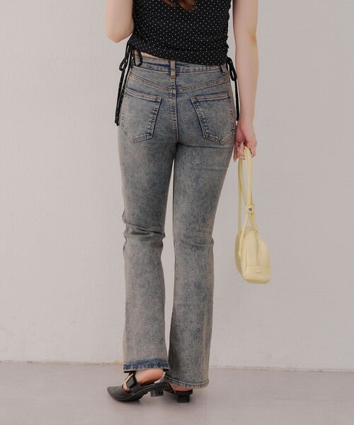continuer de NICE CLAUP(コンティニューデナイスクラップ)の「【サイズ展開有】デニムフレアパンツ(デニムパンツ・レディース・その他/ケミカルウォッシュ・MEDIUM/SMALL)」の14枚目の写真