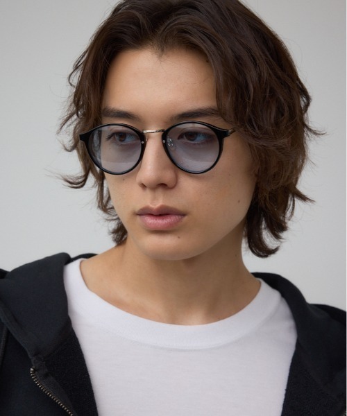 AZUL by moussy(アズールバイマウジー)の「ルーセントフレームアイウェア(サングラス・メンズ・グレー系その他/ブラック系その他・FREE)」の2枚目の写真