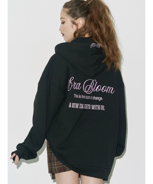 EVRIS（エヴリス）の「【裏起毛】era bloom グラフィックジップパーカー（パーカー・レディース・ホワイト/レッド/ブラック/グレー・FREE）」の2枚目の写真