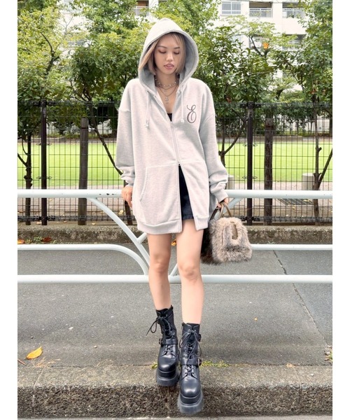 EVRIS（エヴリス）の「【裏起毛】era bloom グラフィックジップパーカー（パーカー・レディース・ホワイト/レッド/ブラック/グレー・FREE）」の6枚目の写真