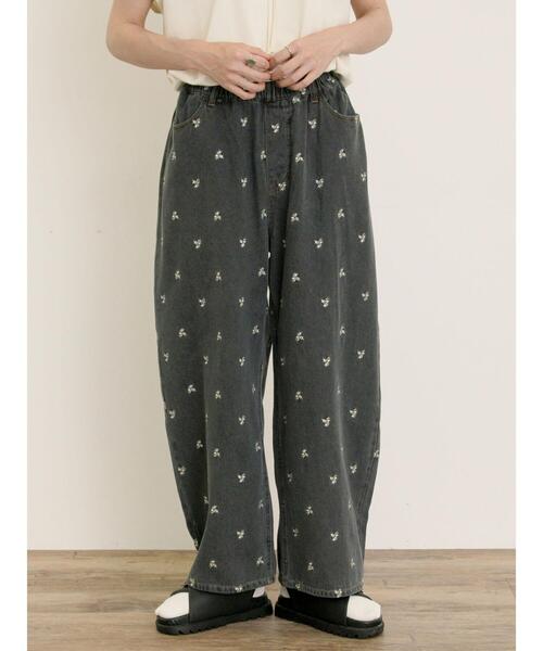 Samansa Mos2（サマンサ モスモス）の「【S/M/Lサイズ】刺繍デニム/ヒッコリーカーブパンツ（その他パンツ・レディース・ネイビー/ブラック/オフホワイト/ブルー・S/L/M）」の19枚目の写真