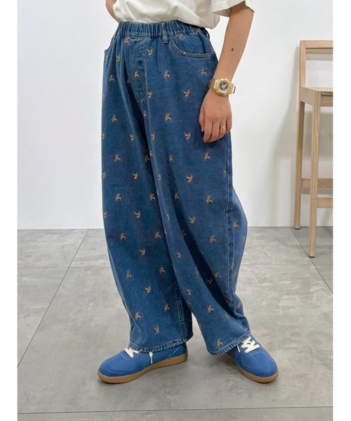 Samansa Mos2（サマンサ モスモス）の「【S/M/Lサイズ】刺繍デニム/ヒッコリーカーブパンツ（その他パンツ・レディース・ネイビー/ブラック/オフホワイト/ブルー・S/L/M）」の4枚目の写真