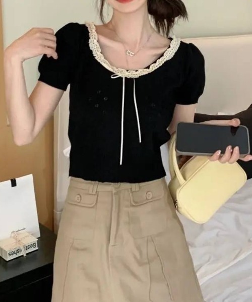 Vini（ヴィニ）の「【Vini】レースリボン付き フリルネック 半袖 ショート ニット（ニット/セーター・レディース・ホワイト/ブラック/ピンク・FREE）」の6枚目の写真