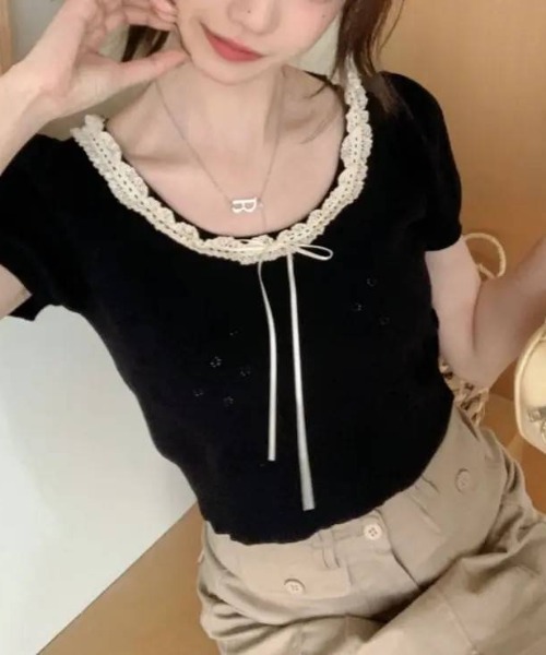 Vini（ヴィニ）の「【Vini】レースリボン付き フリルネック 半袖 ショート ニット（ニット/セーター・レディース・ホワイト/ブラック/ピンク・FREE）」の7枚目の写真