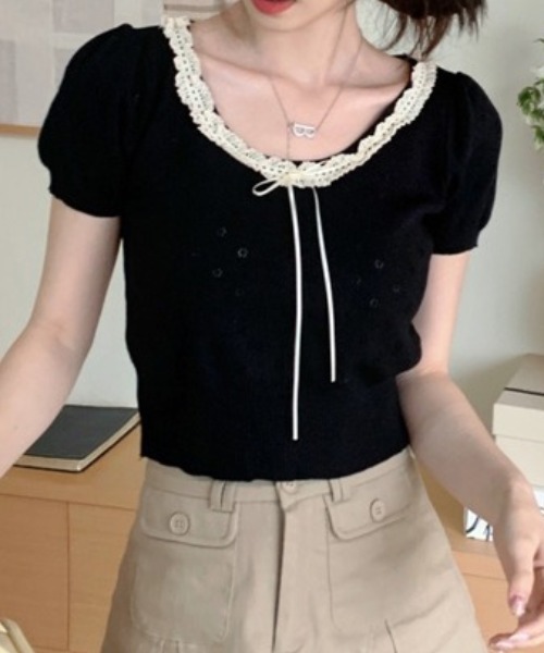 Vini（ヴィニ）の「【Vini】レースリボン付き フリルネック 半袖 ショート ニット（ニット/セーター・レディース・ホワイト/ブラック/ピンク・FREE）」の10枚目の写真