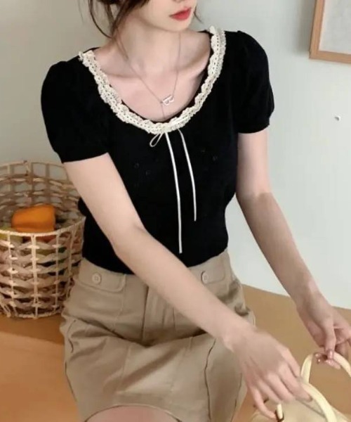 Vini（ヴィニ）の「【Vini】レースリボン付き フリルネック 半袖 ショート ニット（ニット/セーター・レディース・ホワイト/ブラック/ピンク・FREE）」の14枚目の写真