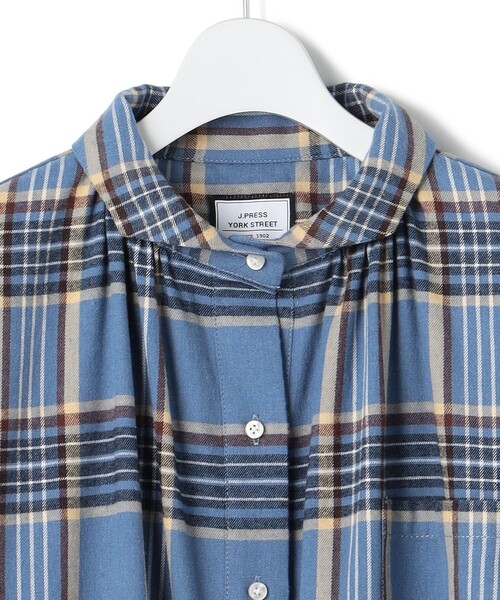 J.PRESS YORK STREET（ジェイプレスヨークストリート）の「【WOMEN】チェック シャツワンピース（シャツワンピース・レディース・ブラック系3/ブルー系3/ライトグレー系3・F）」の11枚目の写真