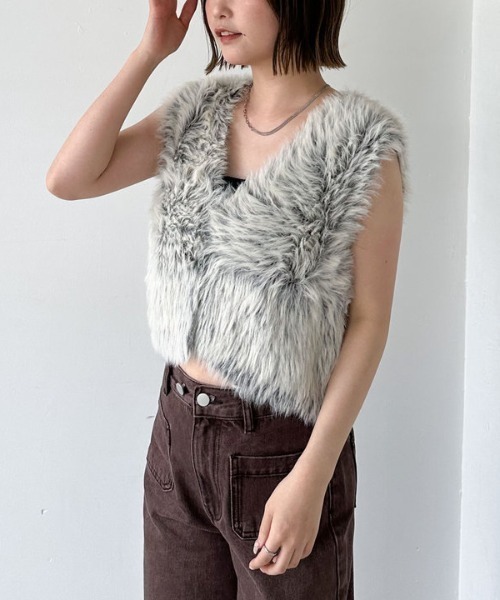 archives(アルシーヴ)の「グラデーションロングフェザーニットベスト(ベスト・レディース・ブラウン/アイボリー・MEDIUM)」の5枚目の写真