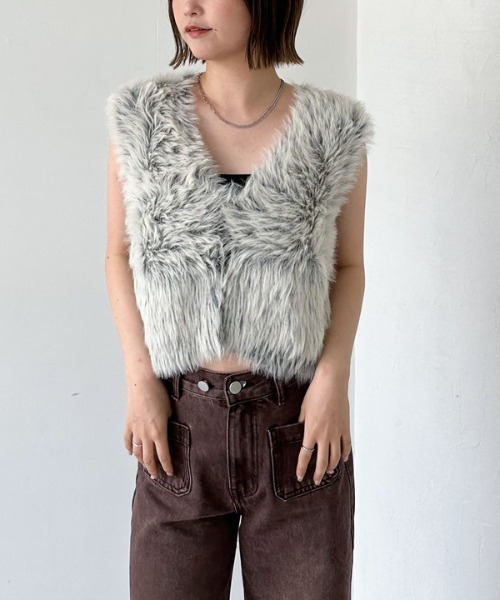 archives(アルシーヴ)の「グラデーションロングフェザーニットベスト(ベスト・レディース・ブラウン/アイボリー・MEDIUM)」の6枚目の写真