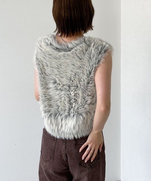 archives(アルシーヴ)の「グラデーションロングフェザーニットベスト(ベスト・レディース・ブラウン/アイボリー・MEDIUM)」の7枚目の写真