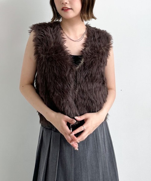 archives(アルシーヴ)の「グラデーションロングフェザーニットベスト(ベスト・レディース・ブラウン/アイボリー・MEDIUM)」の17枚目の写真