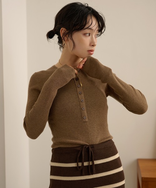 LAULEN(ローレン)の「henry neck lib knit /ヘンリーネックリブ長袖ニットプルオーバー(ニット/セーター・レディース・ブラウン/ベージュ/ブラック・FREE)」の2枚目の写真
