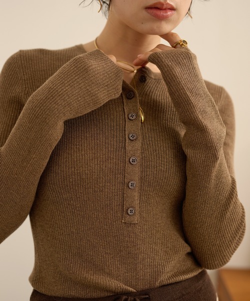 LAULEN(ローレン)の「henry neck lib knit /ヘンリーネックリブ長袖ニットプルオーバー(ニット/セーター・レディース・ブラウン/ベージュ/ブラック・FREE)」の6枚目の写真
