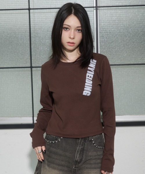 ENVYM(アンビー)の「スプレープリントTシャツ(Tシャツ/カットソー・レディース・ブラウン/レッド/ブラック・FREE)」の18枚目の写真