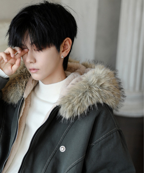 neos(ネオス)の「【neos】ルーズシルエット 襟ファー ボンバー ジップ ジャケット 韓国ファッション ユニセックス 冬アウター(ブルゾン・メンズ・カーキ/ブラック・X-LARGE/LARGE/MEDIUM)」の4枚目の写真