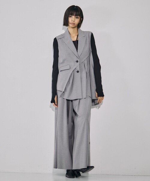 UNITED TOKYO（ユナイテッドトウキョウ）の「【残りわずか！】バイアスカットフレアジレ｜ウォッシャブル/防シワ/セットアップ/オケージョン/レイヤード/ベスト/冬服（ベスト・レディース・グレー/ブラック・FREE）」の5枚目の写真