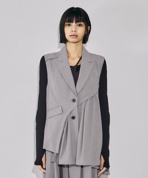 UNITED TOKYO（ユナイテッドトウキョウ）の「【残りわずか！】バイアスカットフレアジレ｜ウォッシャブル/防シワ/セットアップ/オケージョン/レイヤード/ベスト/冬服（ベスト・レディース・グレー/ブラック・FREE）」の9枚目の写真