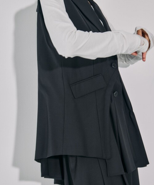 UNITED TOKYO（ユナイテッドトウキョウ）の「【残りわずか！】バイアスカットフレアジレ｜ウォッシャブル/防シワ/セットアップ/オケージョン/レイヤード/ベスト/冬服（ベスト・レディース・グレー/ブラック・FREE）」の3枚目の写真