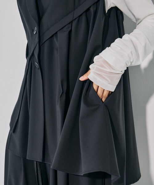 UNITED TOKYO（ユナイテッドトウキョウ）の「【残りわずか！】バイアスカットフレアジレ｜ウォッシャブル/防シワ/セットアップ/オケージョン/レイヤード/ベスト/冬服（ベスト・レディース・グレー/ブラック・FREE）」の4枚目の写真