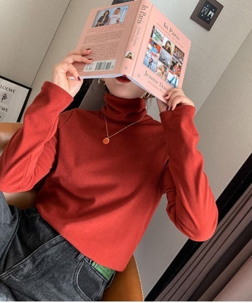 maison de LATIR(メゾンドラティール)の「ごわつかず快適に過ごせる。軽くて暖かい裏起毛ハイネックトップス(ニット/セーター・レディース・ホワイト/ブラック/レッド/ブルー・FREE)」の4枚目の写真
