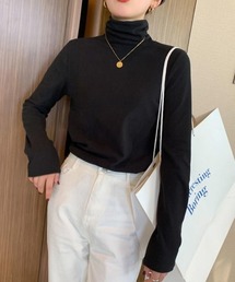 ごわつかず快適に過ごせる。軽くて暖かい裏起毛ハイネックトップス