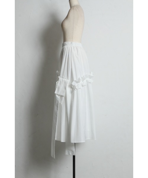 ARVELLIA（アルベリア）の「RIBBON DETAIL FRILL SKIRT（スカート・レディース・ブラック/ホワイト・M）」の5枚目の写真