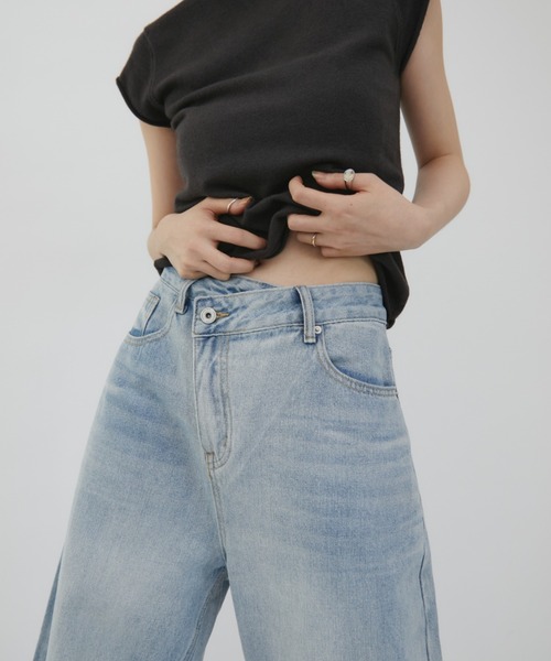 VION（ヴィオン）の「Wide Straight Denim Pants / ワイドストレートデニムパンツ（デニムパンツ・レディース・ブルー/ライトブルー・MEDIUM/LARGE）」の22枚目の写真