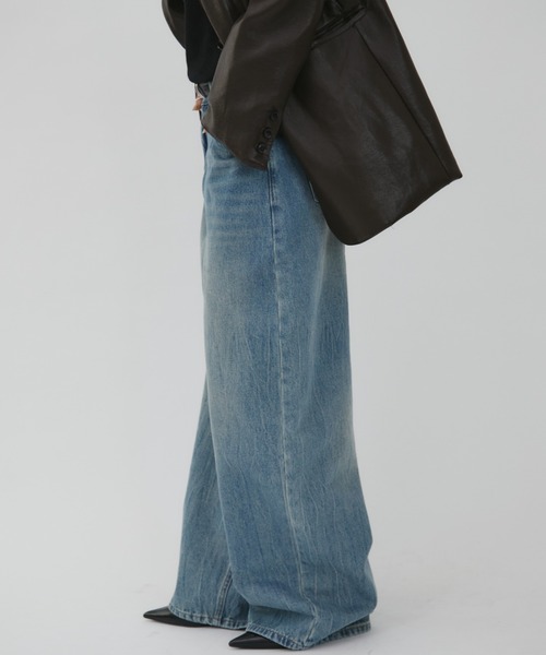 VION（ヴィオン）の「Wide Straight Denim Pants / ワイドストレートデニムパンツ（デニムパンツ・レディース・ブルー/ライトブルー・MEDIUM/LARGE）」の11枚目の写真
