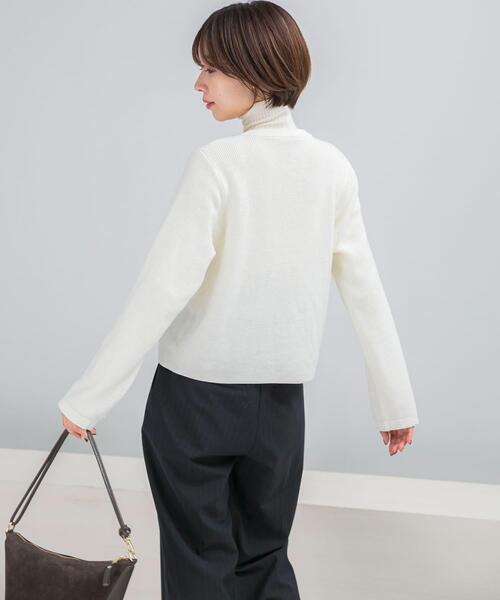 URBAN RESEARCH ROSSO WOMEN（アーバンリサーチ　ロッソ）の「ビジューショートカーディガン（カーディガン/ボレロ・レディース・ブラック/オフホワイト・FREE）」の4枚目の写真